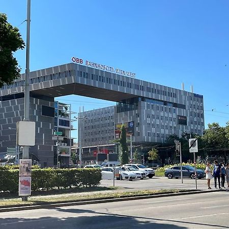 Urban I Modern I Stylish I Smart Apartment Wina Bagian luar foto