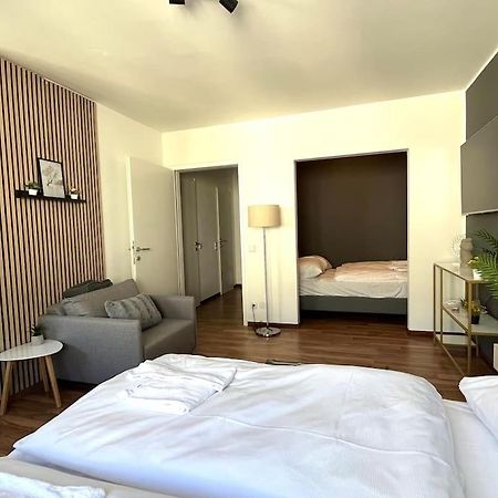 Urban I Modern I Stylish I Smart Apartment Wina Bagian luar foto