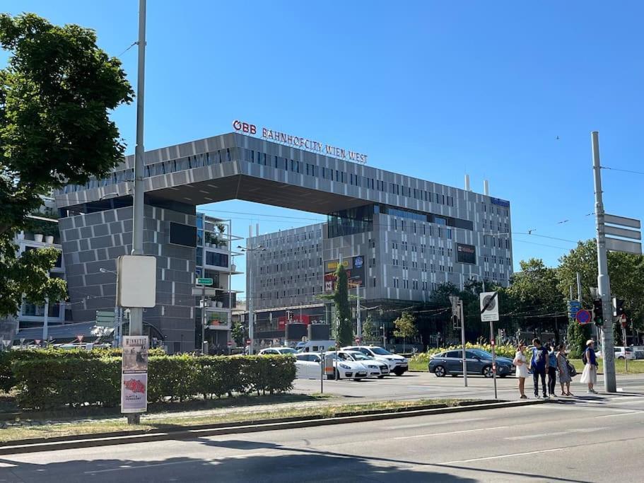 Urban I Modern I Stylish I Smart Apartment Wina Bagian luar foto