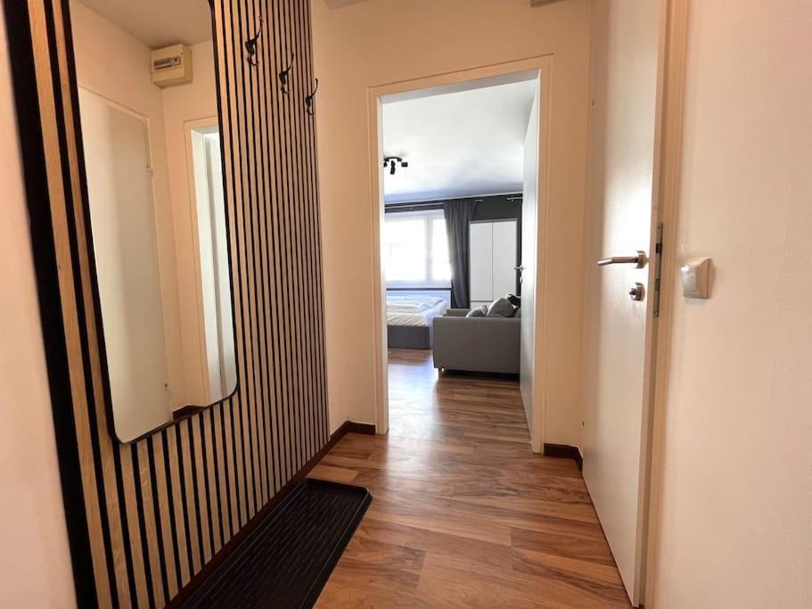 Urban I Modern I Stylish I Smart Apartment Wina Bagian luar foto