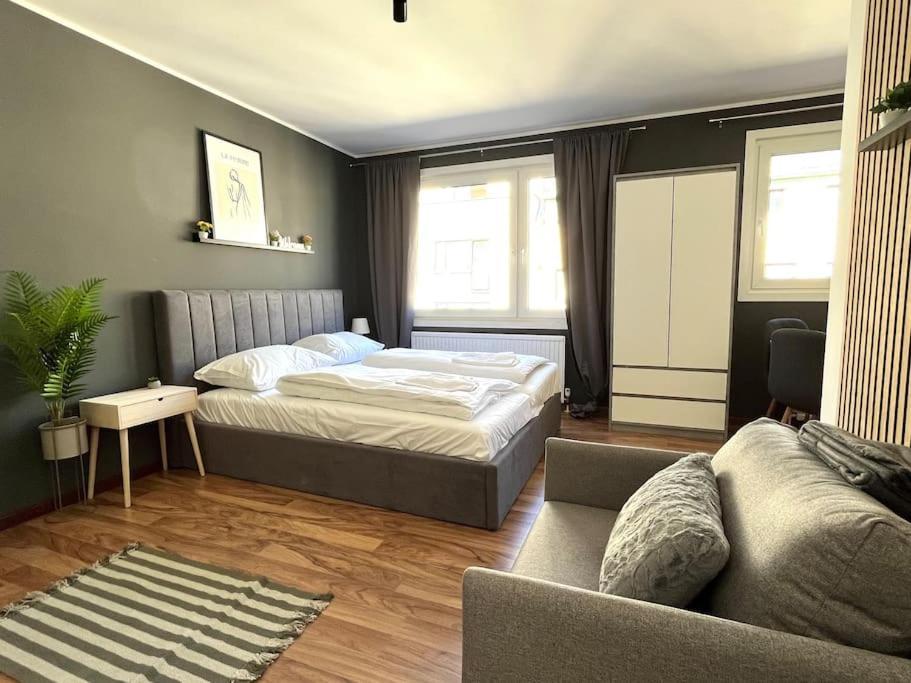 Urban I Modern I Stylish I Smart Apartment Wina Bagian luar foto