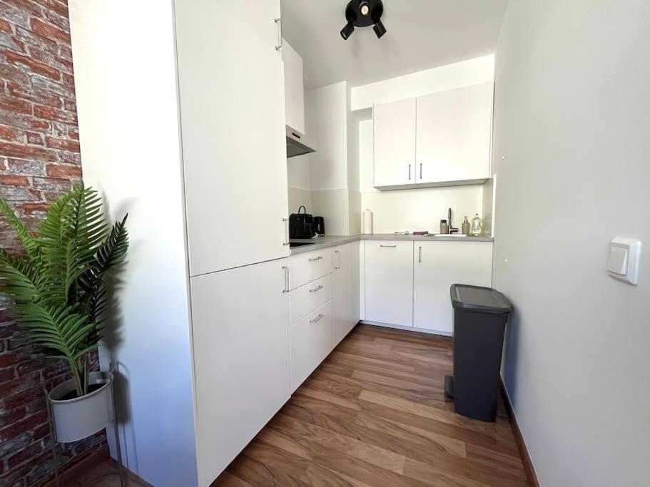 Urban I Modern I Stylish I Smart Apartment Wina Bagian luar foto