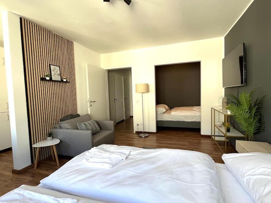 Urban I Modern I Stylish I Smart Apartment Wina Bagian luar foto
