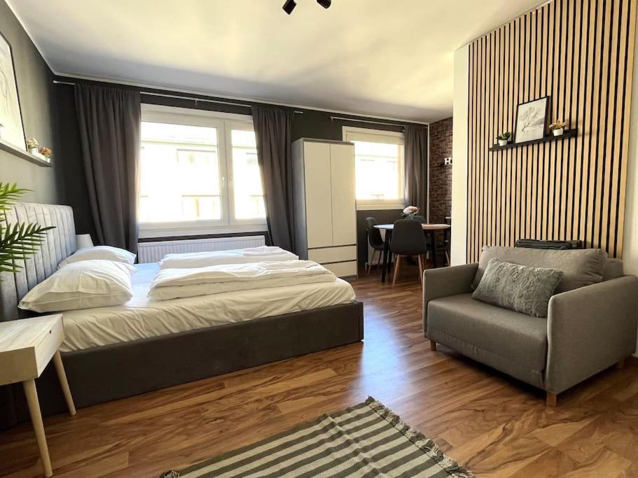 Urban I Modern I Stylish I Smart Apartment Wina Bagian luar foto