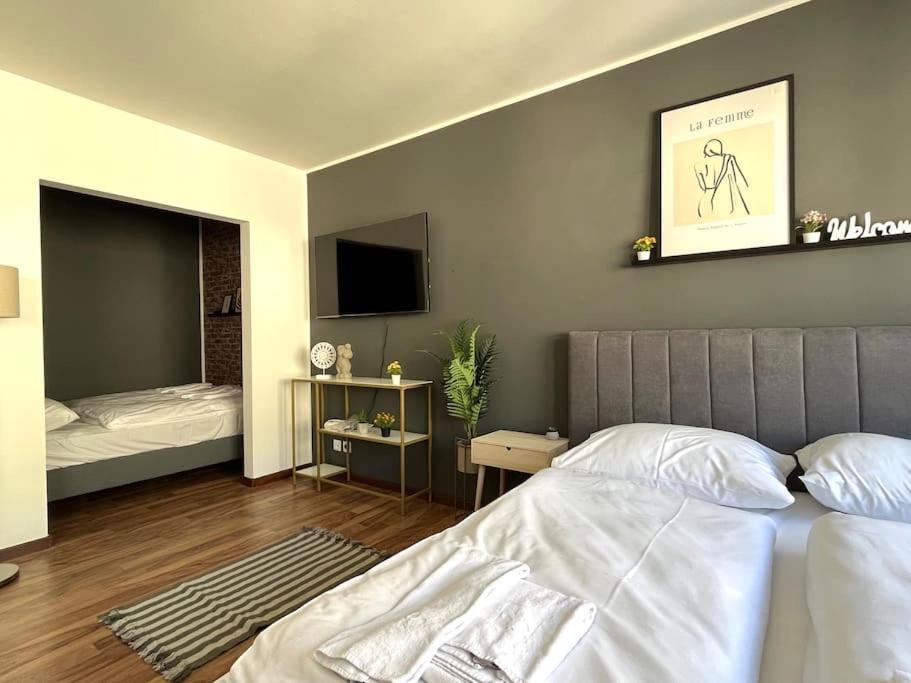 Urban I Modern I Stylish I Smart Apartment Wina Bagian luar foto
